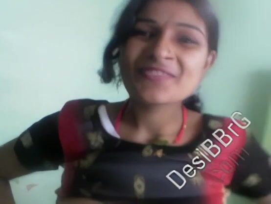 Bihari kamwali showing boobs and chut to Marathi guy