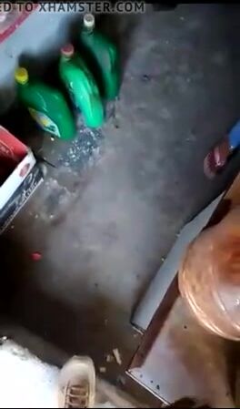 Desi girl sucks lund of lover in his shop