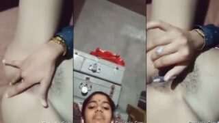 सोज्वळ ताईने पुच्चीत मधलं बोट घालून केलं हस्तमैथुन