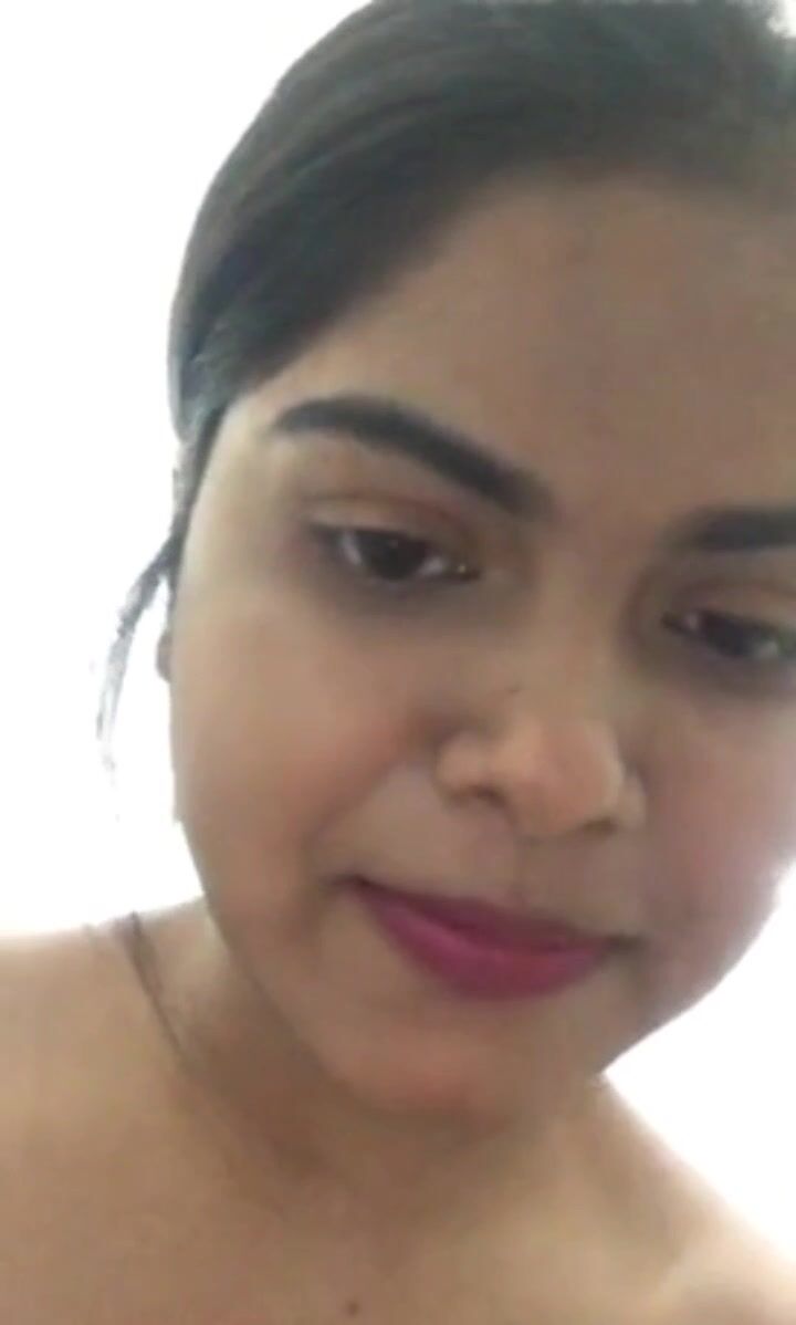 Hot Marathi bhabhi strips and plays with her pussy