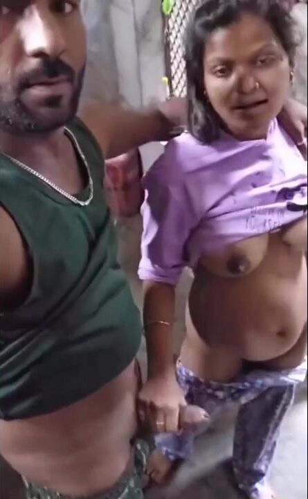जीजा सालीने केला उभ्या उभ्या चुदाई रोमांस