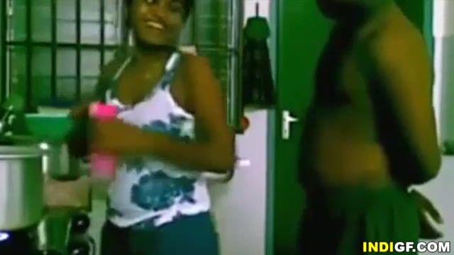 मामाने भाची ची गांड मारुन घेतली