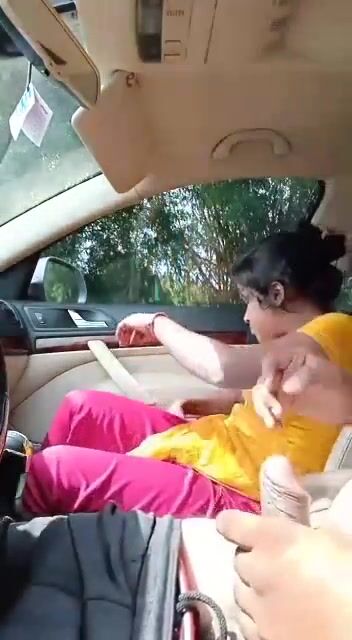 Marathi maid girl sucks off rich spoiled brat in car