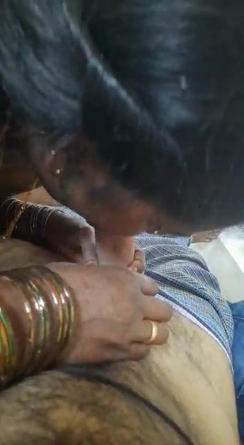 Marathi massage parlor bhabhi sucks fat white cock