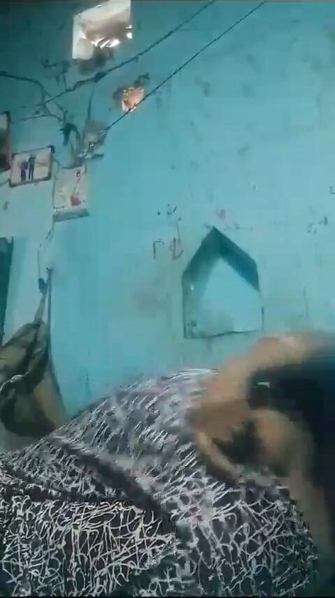मोठ्या गांडीच्या मुलीने दाखवली ओलीगच्च पुच्ची