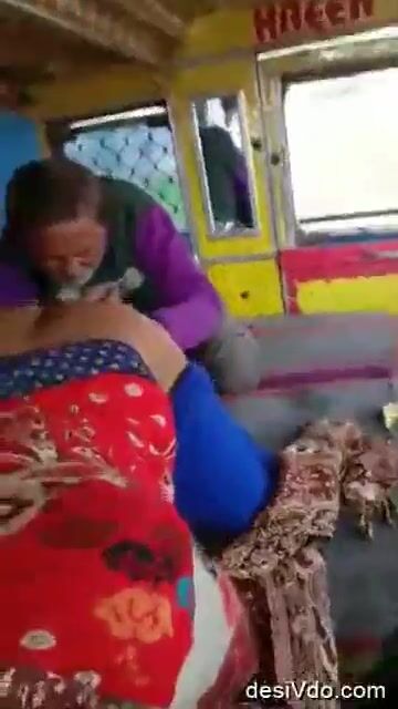 Marathi truck driver fucks a callgirl in truck