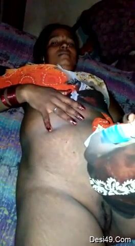 Nephew playing with marathi bhabhi’s pussy