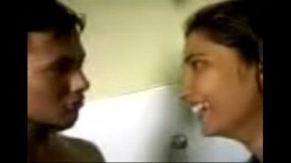 Sexy marathi mulgi nude bathroom mms clip